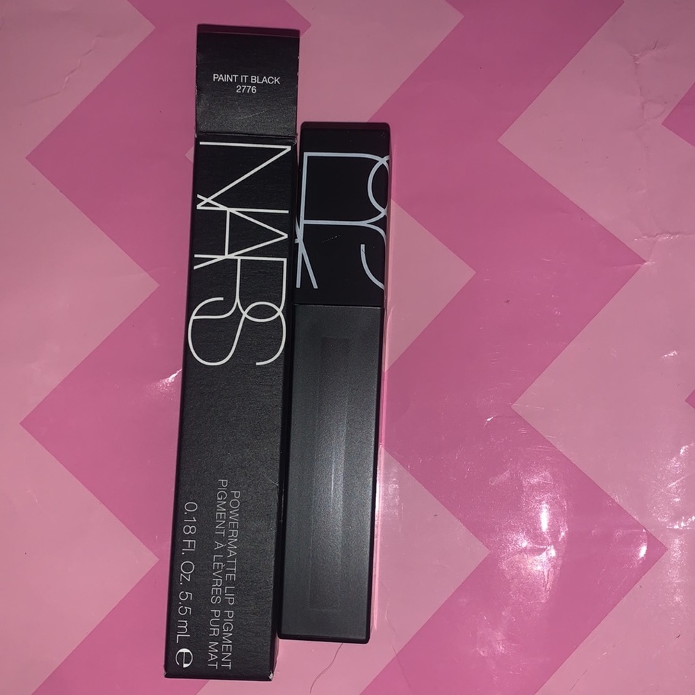 Nars paint in black power matte lip pigment